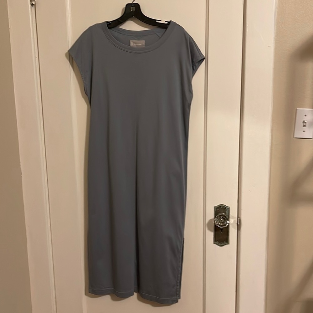 Everlane dress. Very gently worn. Lovely greenish-grey hue.